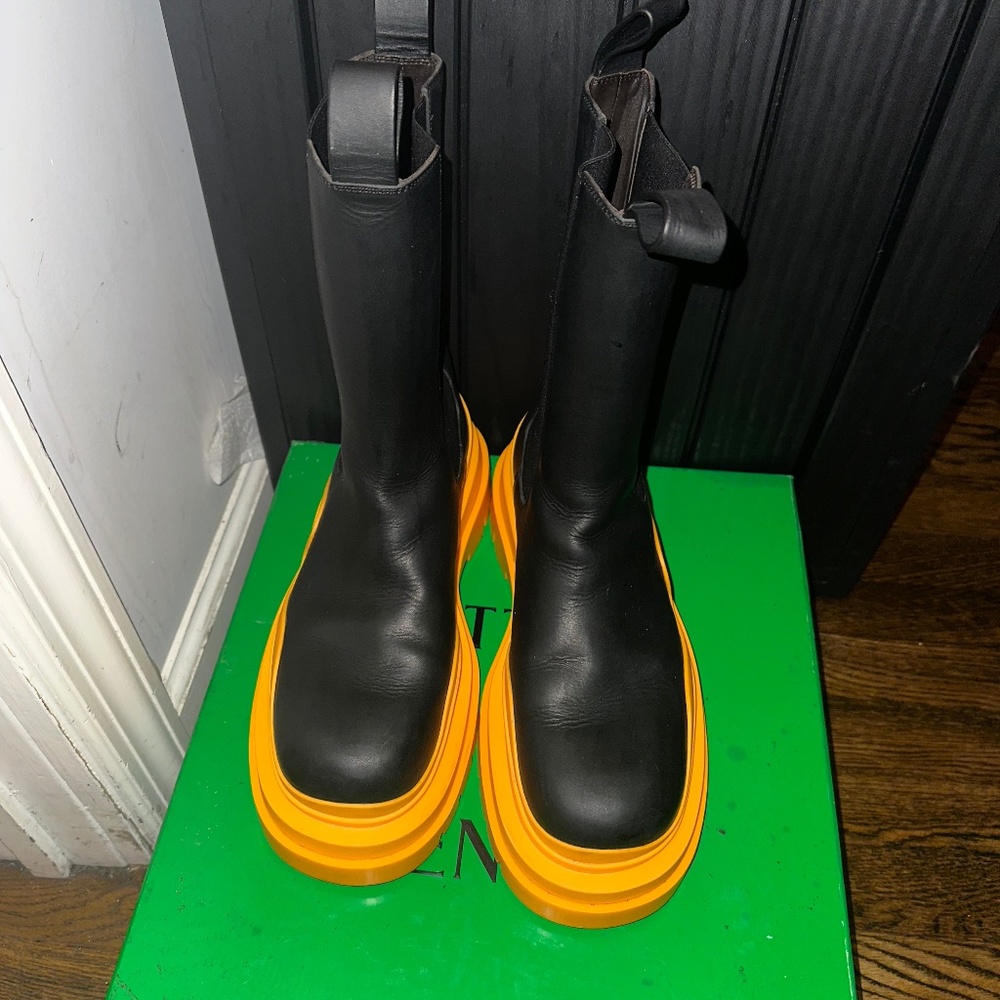 Botegga Veneta Chelsea Boots